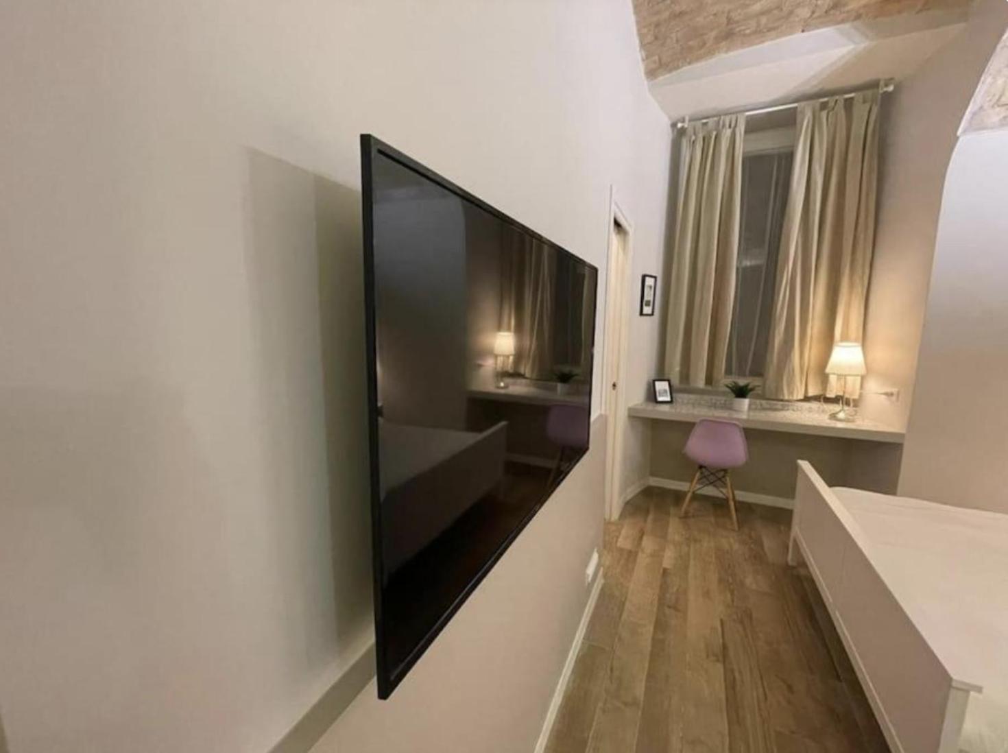 New-Big Honey Colosseum 4Bdr + 2Sofa Bed A/C Rome Extérieur photo